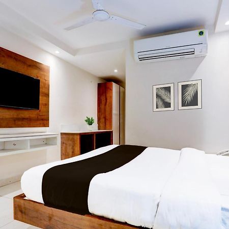 Super Townhouse Padav Square Gwalior Formerly Hotel Shelter Buitenkant foto